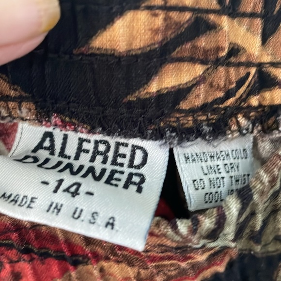 Alfred Dunner Tropical Leaf Print Shirt and Skirt Set - Picture 5 of 7